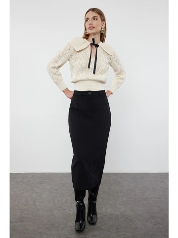 trendyol Sweter w kolorze kremowym