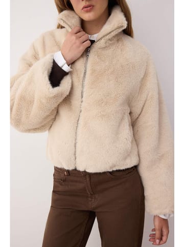 trendyol Teddyjacke in Sand