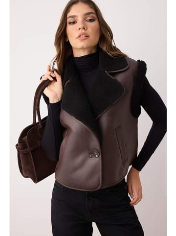 trendyol Teddyweste in Dunkelbraun