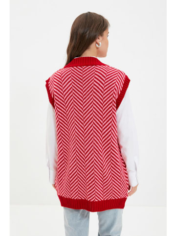 trendyol Pullunder in Rot/ Rosa