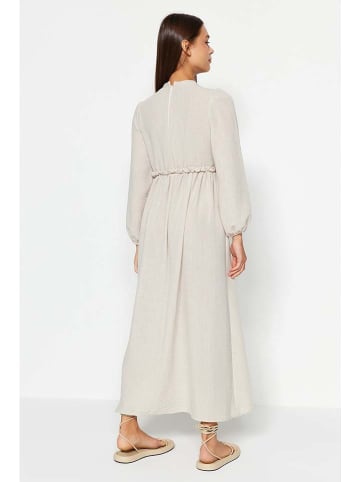 trendyol Kleid in Creme