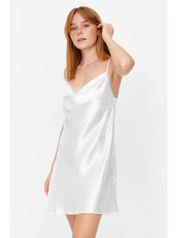 trendyol Nachthemd in Weiß