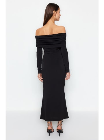 trendyol Kleid in Schwarz