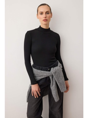 trendyol Longleeve in Schwarz