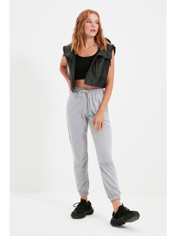 trendyol Spodnie dresowe w kolorze szarym