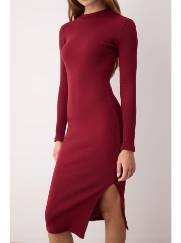 trendyol Sukienka w kolorze czerwonym