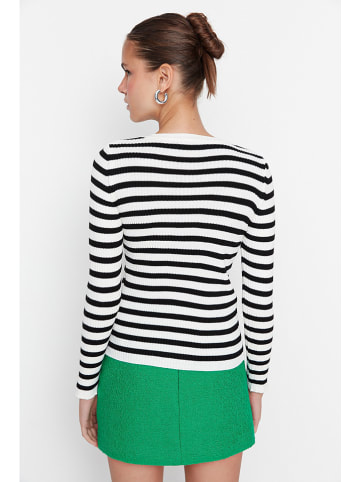 trendyol Pullover in Schwarz/ Weiß