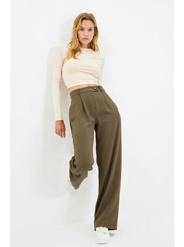 trendyol Marlenehose in Braun