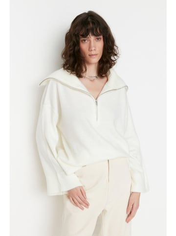 trendyol Pullover in Creme