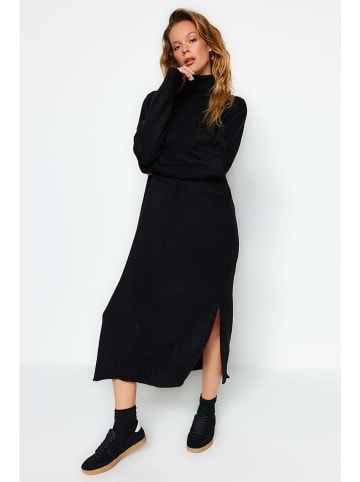 trendyol Kleid in Schwarz