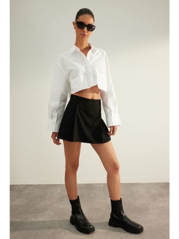 trendyol Spódnico-spodenki w kolorze czarnym