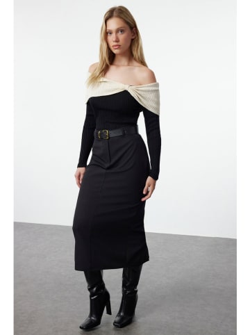 trendyol Pullover in Schwarz/ Creme