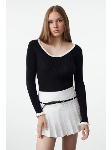trendyol Sweter w kolorze czarnym