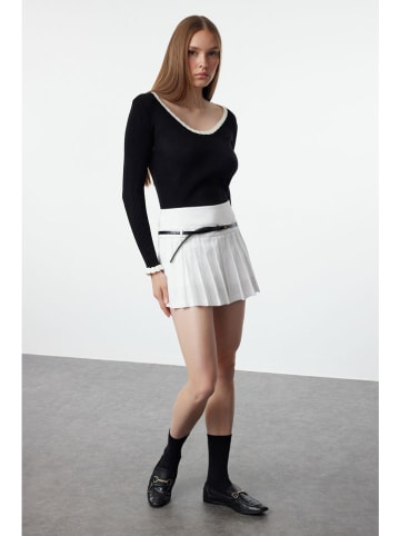 trendyol Sweter w kolorze czarnym