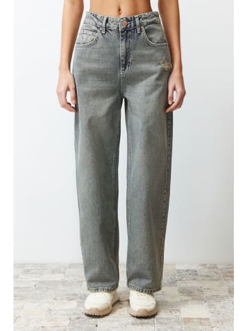 trendyol Jeans - Comfort fit - in Grau