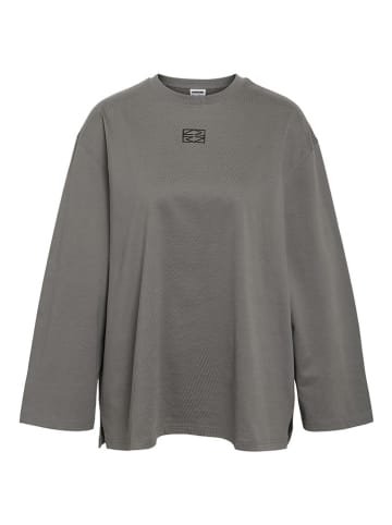 Noisy may Longsleeve in Grau