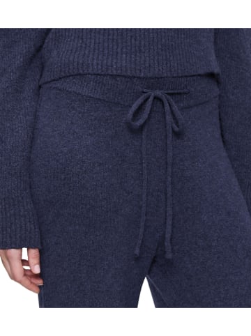 Triumph Spodnie w kolorze granatowym