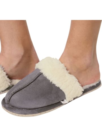 Triumph Kapcie w kolorze szarym