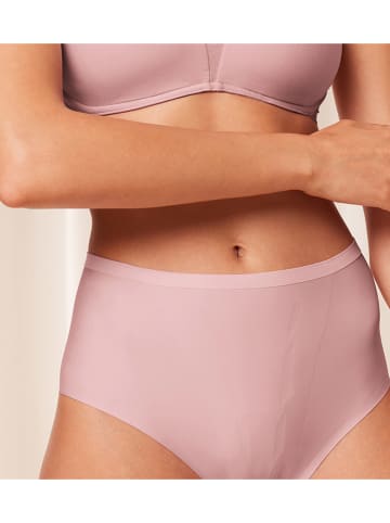 Triumph Tailleslip lichtroze