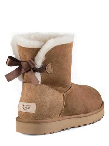 UGG Botki zimowe "Mini Bailey Bow II" w kolorze karmelowym z wełny jagnięcej