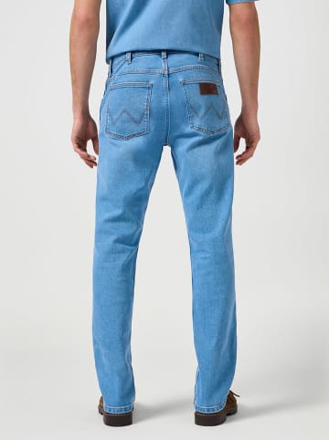 Wrangler Dżinsy - Regular fit - w kolorze błękitnym