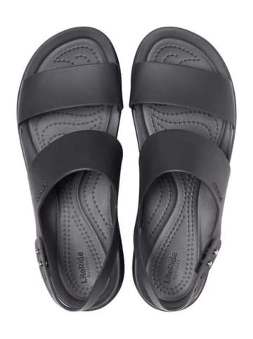 Crocs Sandały "Brooklyn" w kolorze czarnym na koturnie