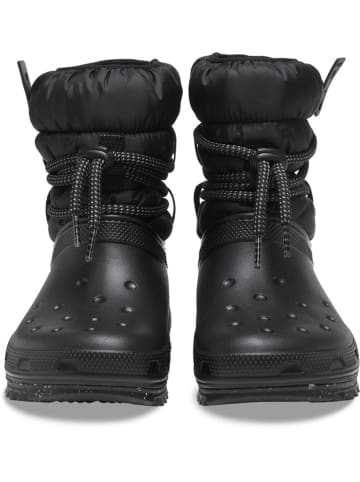 Crocs Kozaki zimowe "Classic Neo Puff" w kolorze czarnym