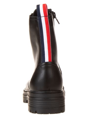 Inselhauptstadt Boots in Schwarz