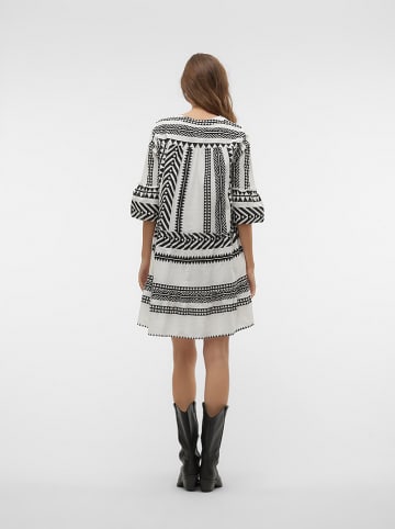 Vero Moda Kleid in Weiß/ Schwarz