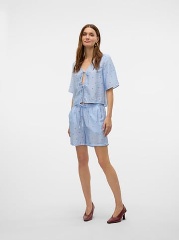 Vero Moda Szorty w kolorze błękitnym