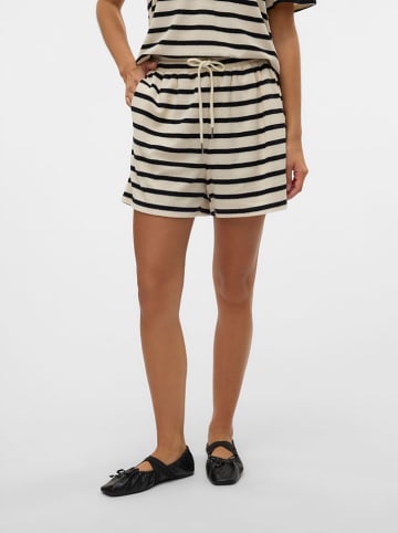Vero Moda Shorts in Creme/ Schwarz