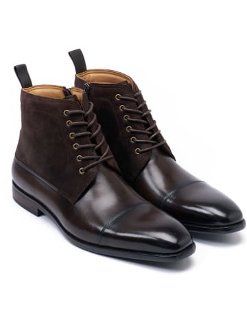 British Passport Leren veterschoenen bruin