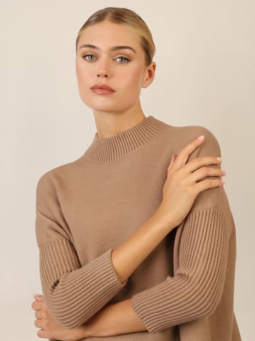 APART Sweter w kolorze karmelowym