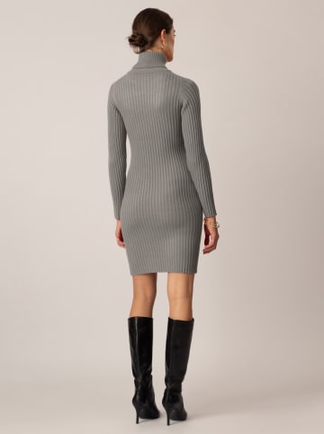 APART Sukienka dzianinowa w kolorze szarym