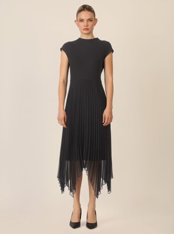 APART Kleid in Schwarz