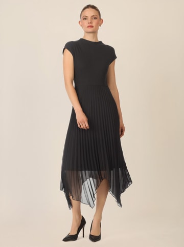 APART Kleid in Schwarz