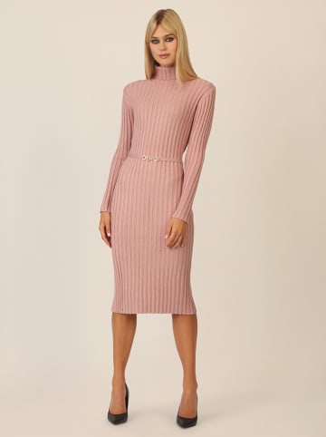 APART Sukienka dzianinowa w kolorze jasnoróżowym