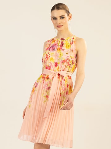 APART Plisseekleid in Rosé/ Pink