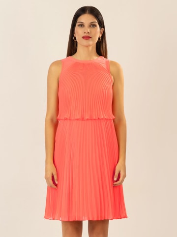 APART Plisseekleid in Koralle