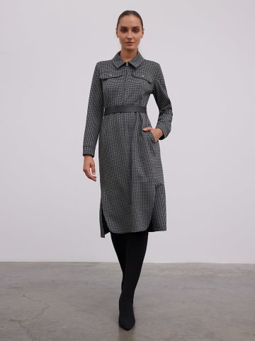 BGN Kleid in Schwarz/ Grau