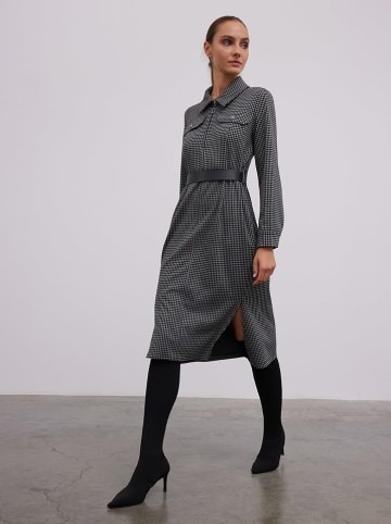 BGN Kleid in Schwarz/ Grau