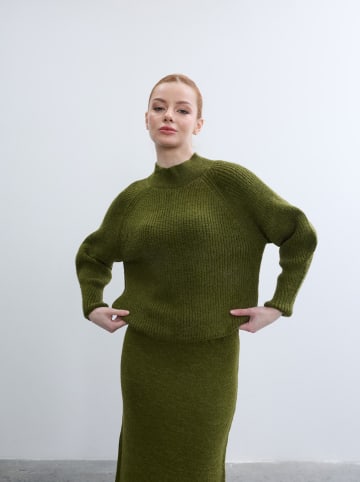 BGN Sweter w kolorze zielonym