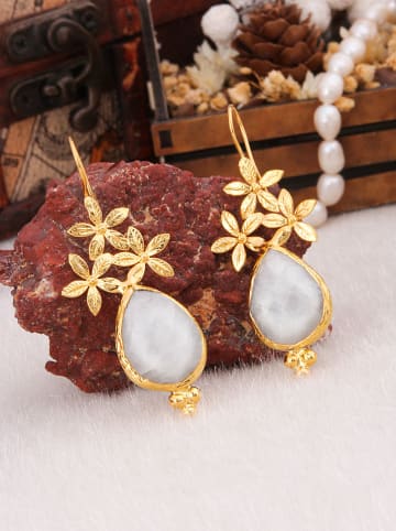 L'Atelier de Gaia Vergulde oorhangers met edelstenen