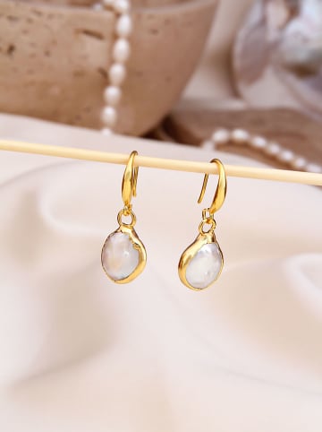 L'Atelier de Gaia Vergulde oorhangers met parels