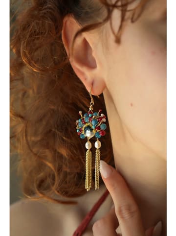 Pierres delicates Vergulde oorhangers met kristallen