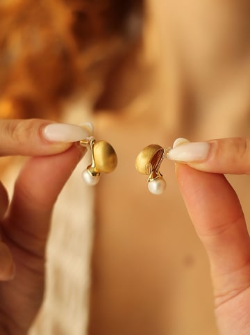 Pierres delicates Vergulde oorstekers met parels