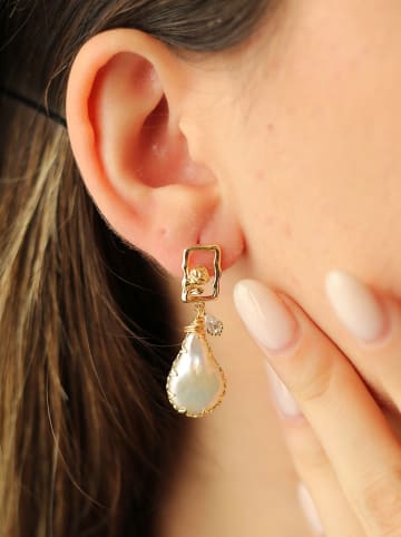 Pierres delicates Vergulde oorstekers met parelmoer en edelstenen