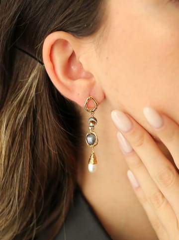 Pierres delicates Pozłacane kolczyki-wkrętki z perłami i masą perłową