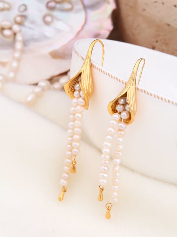 Pierres delicates Vergulde oorhangers met parels