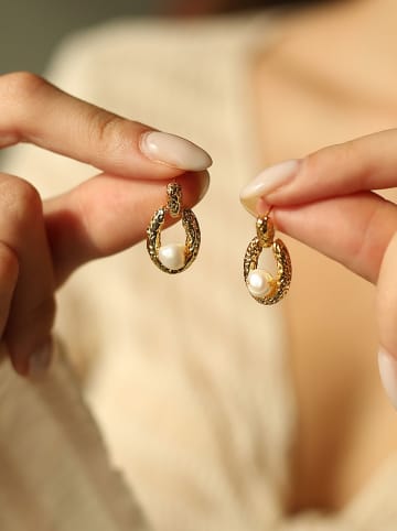 Pierres delicates Vergulde oorstekers met parels